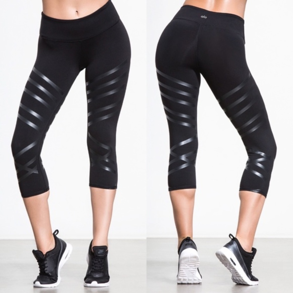 Lineal crop leggings NWT